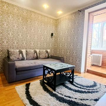 Володимира Мономаха вул. (Московська), 10