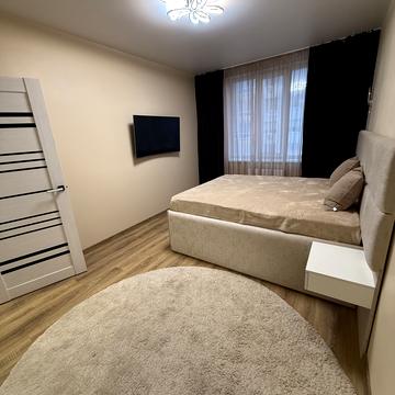 Євгена Чикаленка вул., 95