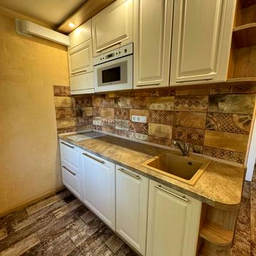 Празька вул., 24