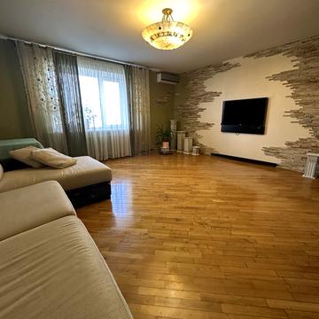 Пішонівська вул., 30