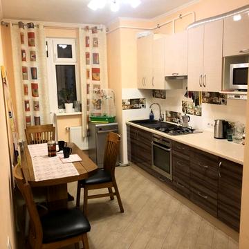 Під Голоском вул., 8