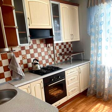 Академіка Корольова вул., 110