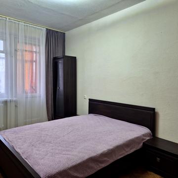 Гоголівська вул., 36-40