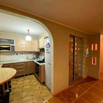 Євгена Танцюри вул., 21