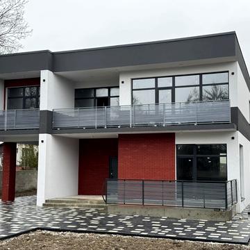 Янівська, 144