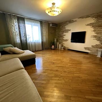 Пішонівська вул., 38