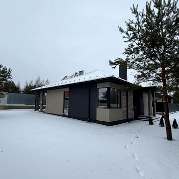 Бучанська, 26