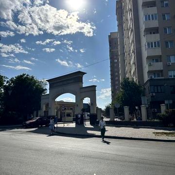 Михайла Грушевського вул., 30г