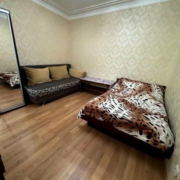 Базарна вул., 10