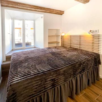 Соборна пл., 1