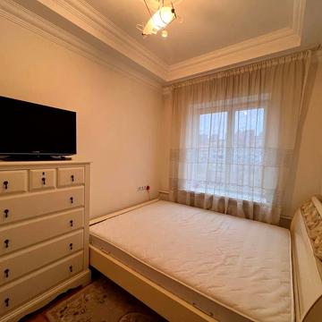 Велика Васильківська вул. (Червоноармійська), 116