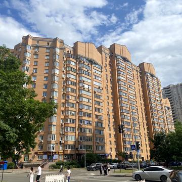 Срібнокільська вул., 24