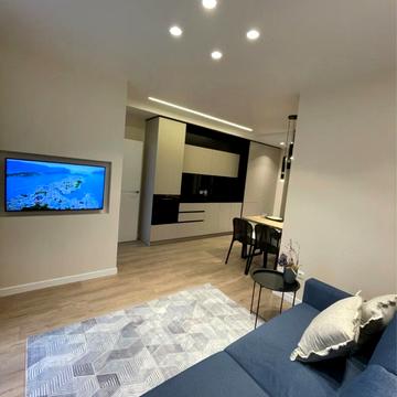 Джона Маккейна вул. (Івана Кудрі), 1-Б