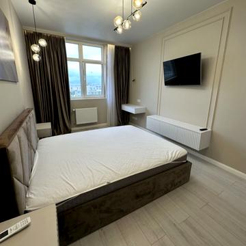 Краснова вул., 1-Б