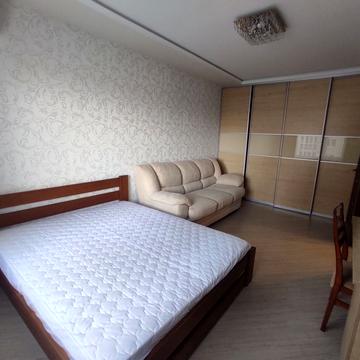 Бориса Гмирі вул., 16