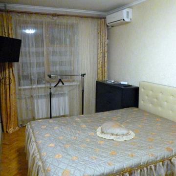 Євгена Танцюри вул., 36