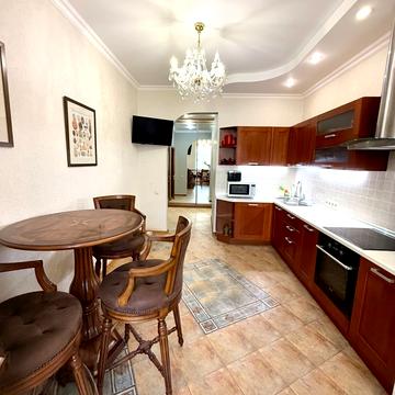 Володимира Івасюка просп. (Героїв Сталінграду), 10-А