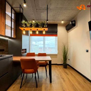 Степана Бандери вул., (Будинок 4)