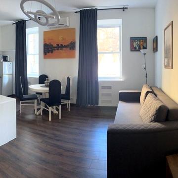 Хрещатик вул., 13