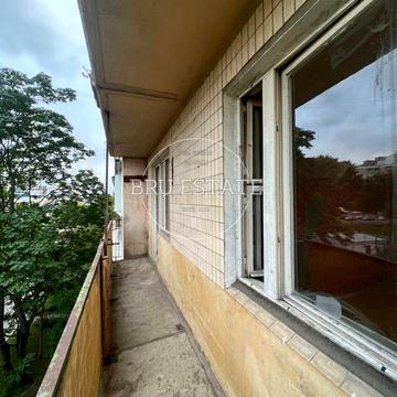 Тростянецька вул., 3