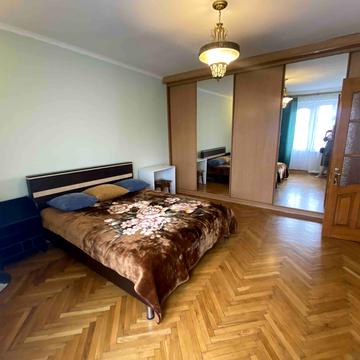 Миколи Лисенка вул., 27