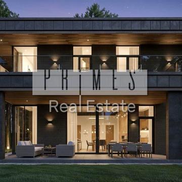 Центральна, 1