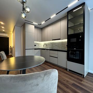 Романа Левицького вул., 4