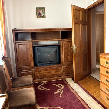 Мистецька вул., 7