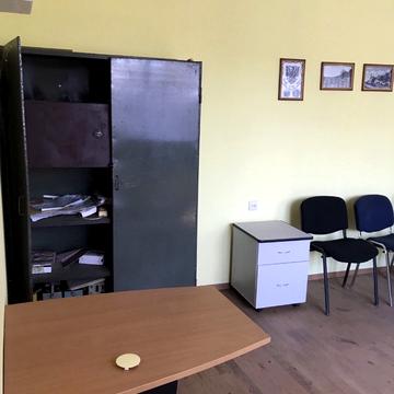 комсомольська, 1