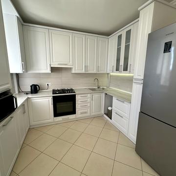 Двірська вул., 13