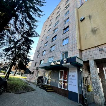 Кавказька вул., 1