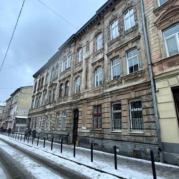 Медова вул., 7