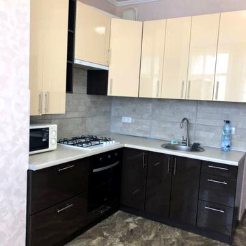 Юнацька вул., 2