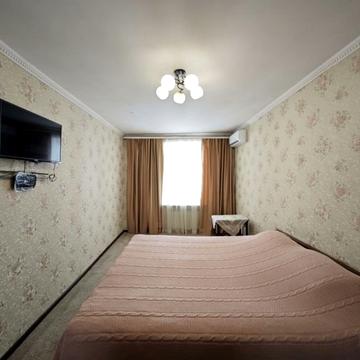 Дерибасівська вул., 18