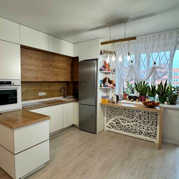 Парусна вул. (Героїв Сталінграду), 1т