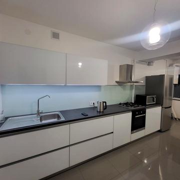 Івана Пулюя вул., 40