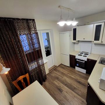 Анни Ахматової вул., 16-Г