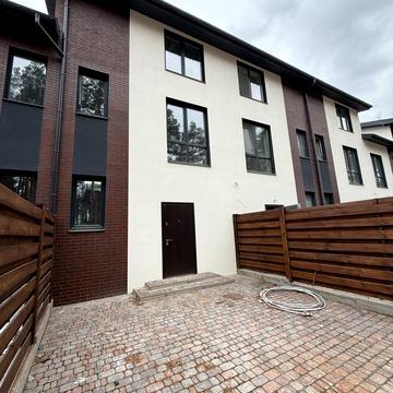 Мисливська вул., 53