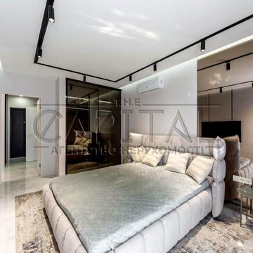 Джона Маккейна вул. (Івана Кудрі), 1