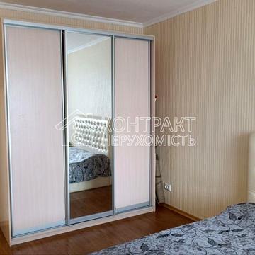 Гвардійців-Широнінців вул., 111