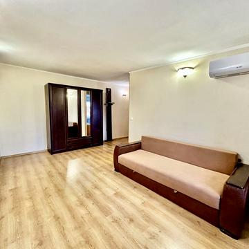 Ольжича вул., 19/28