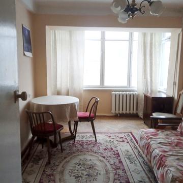 Академіка Корольова вул., 4