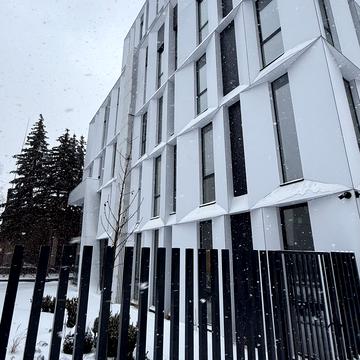 Угорська вул., 14