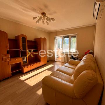 Йорданська вул. (Лайоша Гавро), 11