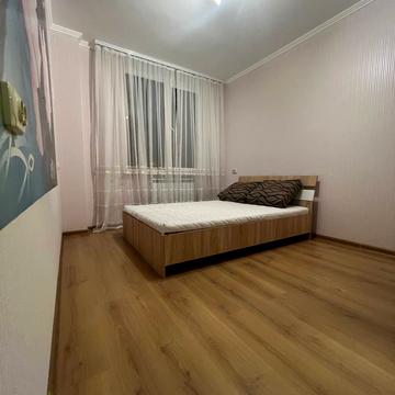 Євгена Чикаленка вул., 43