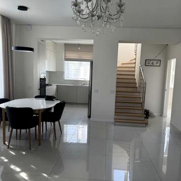 Українська вул.