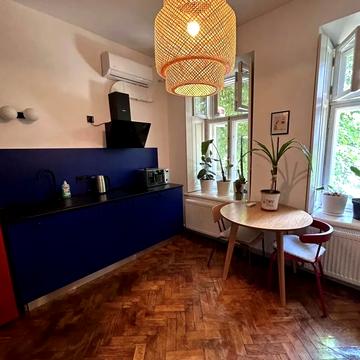 Затишна вул., 6