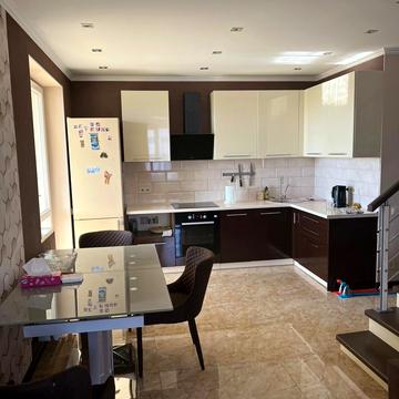 Георгія Тарасенка вул. (Плеханівська), 18б