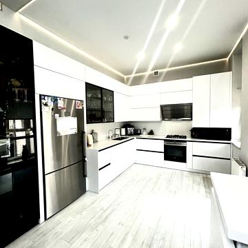 Устима Кармалюка вул., 5