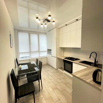 Героїв Майдану вул., (Будинок 2)